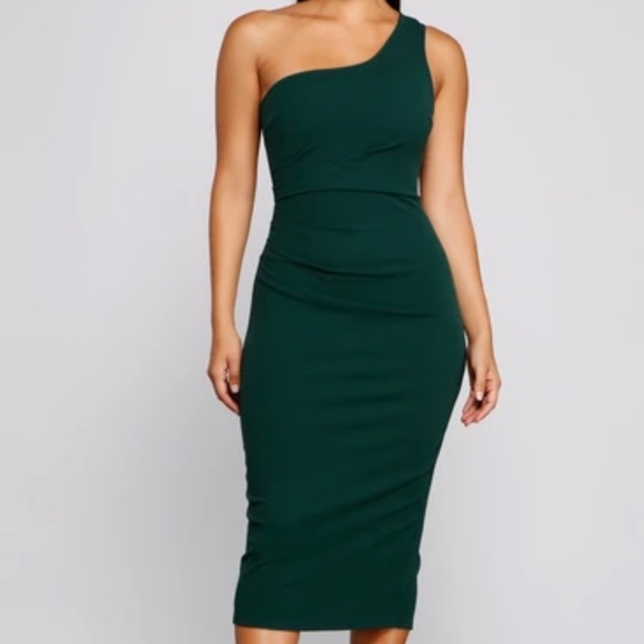 Dresses & Skirts - Beautiful one shoulder hunter green dress size M